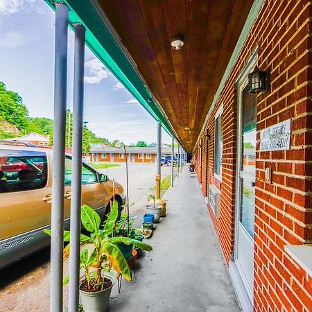 Patriot Inn Motel Beaver Wv, By Oyo Exterior photo