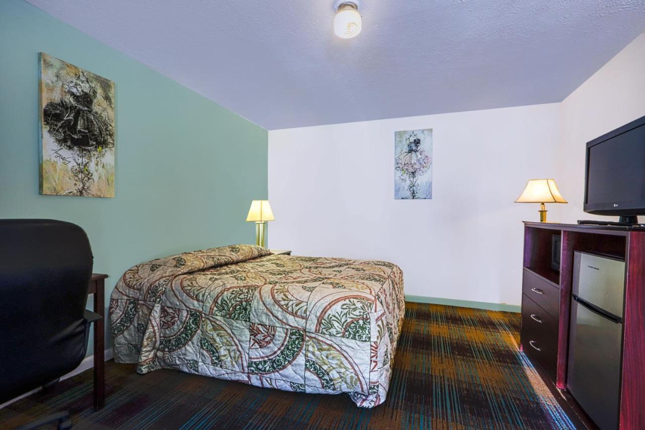 Patriot Inn Motel Beaver Wv, By Oyo Exterior photo